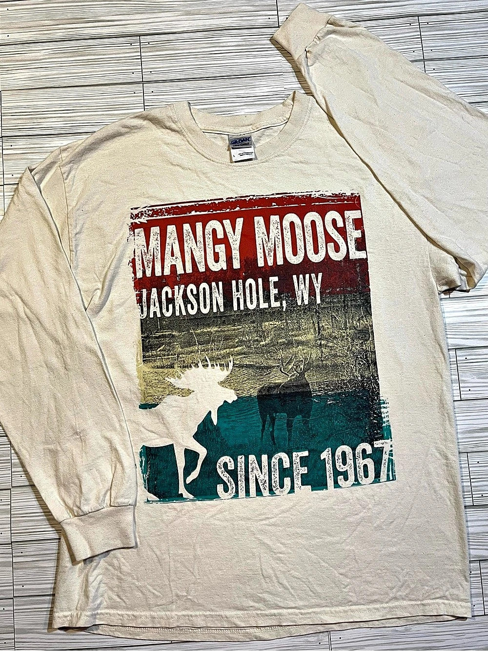 Gildan Mangy Moose Jackson Hole Long Sleeve T-Shirt Tee Cream & Red L